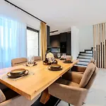 New - Luxury Angel - Private Pool 别墅