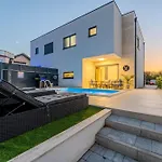 New - Luxury Angel - Private Pool 别墅 维尔
