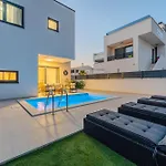 New - Luxury Angel - Private Pool * 维尔