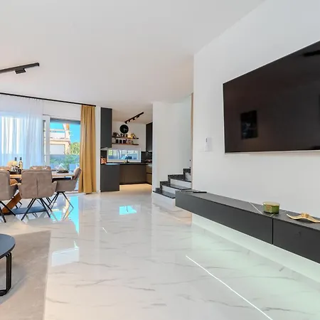 New - Luxury Angel - Private Pool Villa
