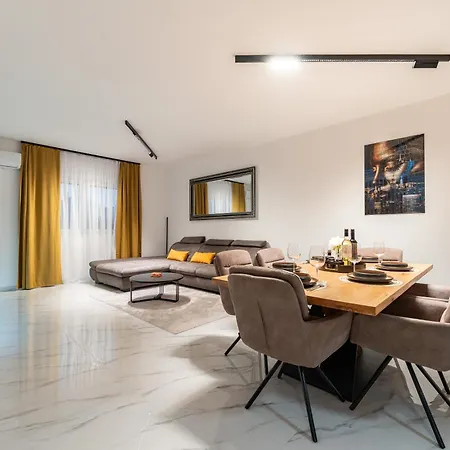 New - Luxury Angel - Private Pool *