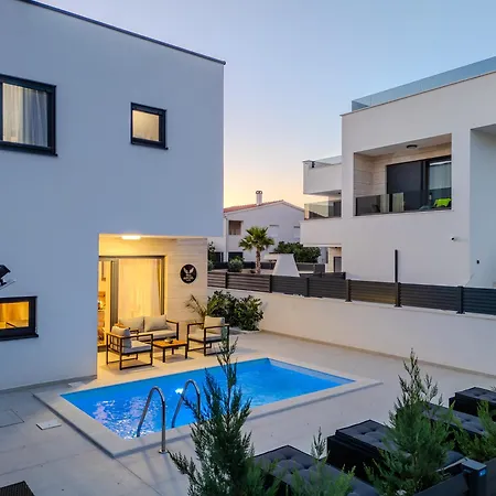 New - Luxury Angel - Private Pool Villa