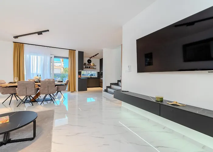 New - Luxury Angel - Private Pool Villa