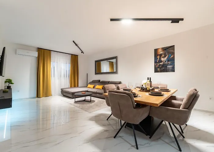 New - Luxury Angel - Private Pool *